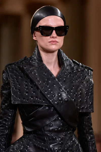 Look 27